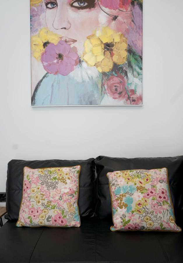 Luxury London Garden Home Sleep 7, 2 Mins To Metro 外观 照片