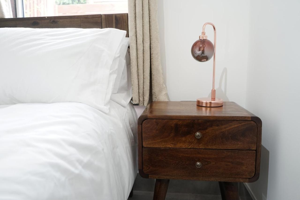 Luxury London Garden Home Sleep 7, 2 Mins To Metro 外观 照片